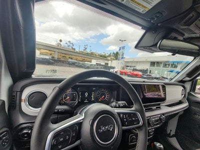 2025 Jeep Wrangler 4-Door Sahara 4x4