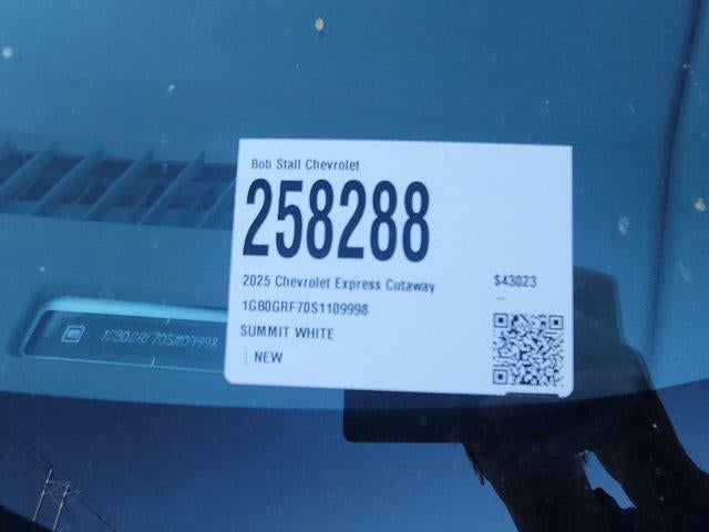 2025 Chevrolet Express Cutaway 3500 1WT