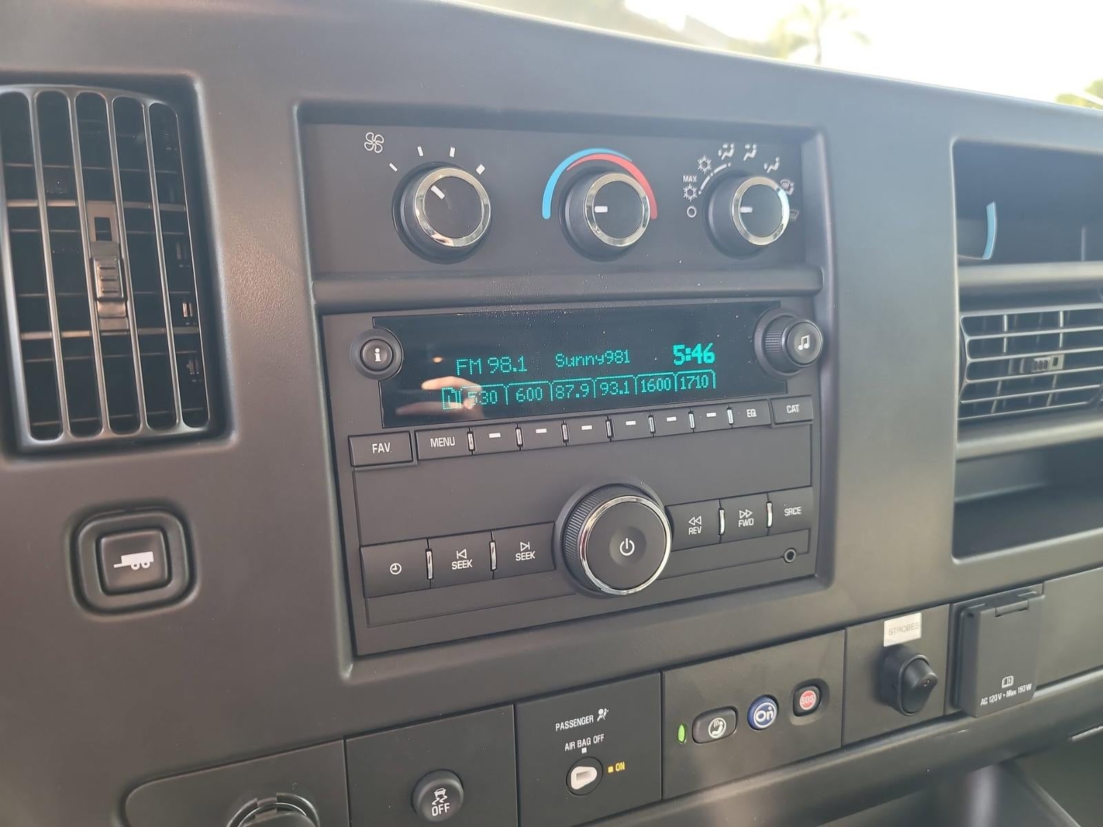 2025 Chevrolet Express Cutaway 3500 1WT