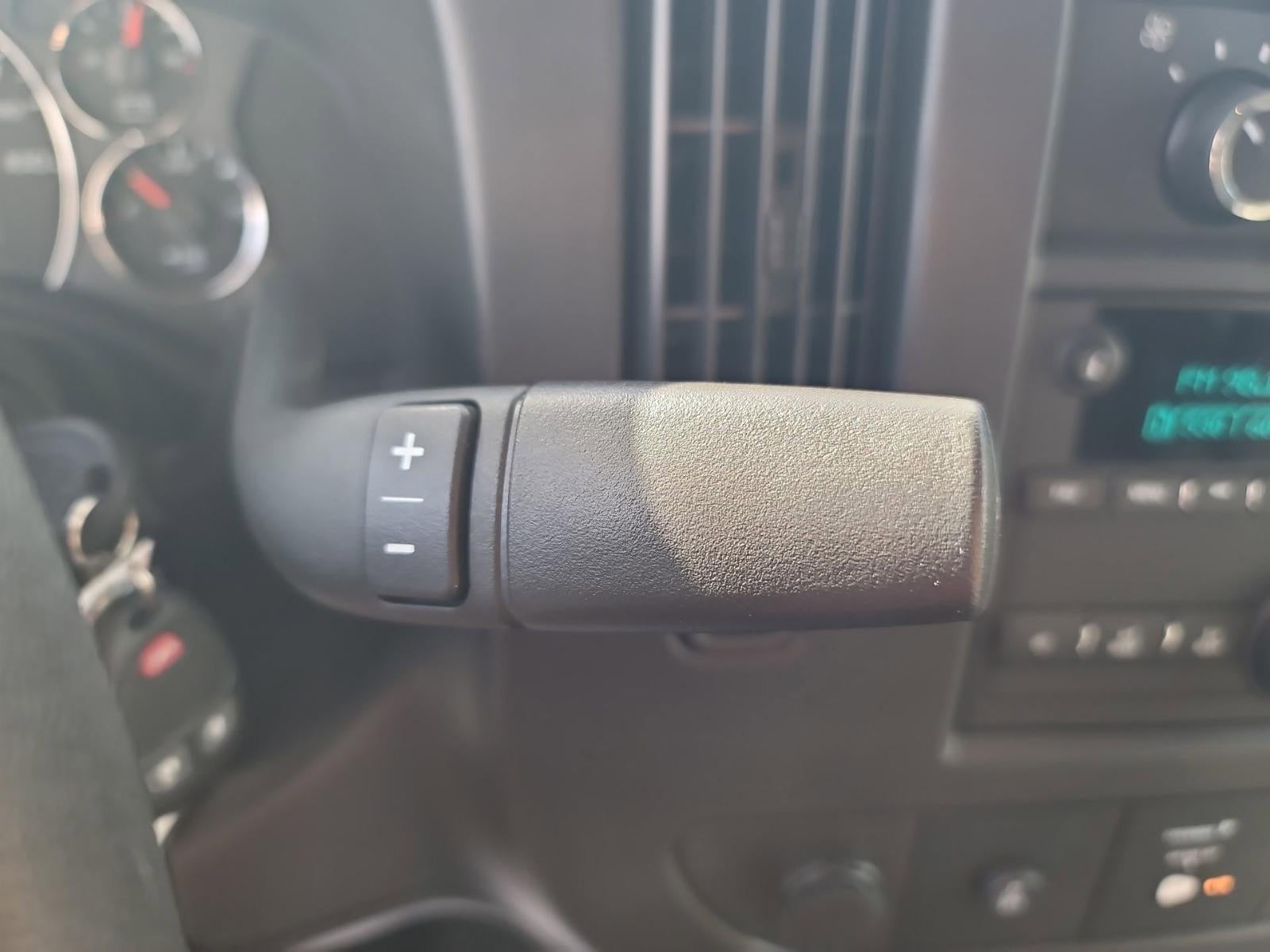 2025 Chevrolet Express Cutaway 3500 1WT