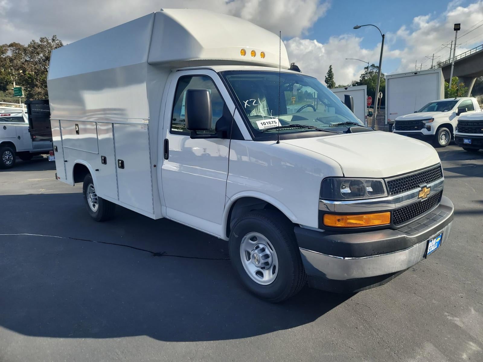 2025 Chevrolet Express Cutaway 3500 1WT