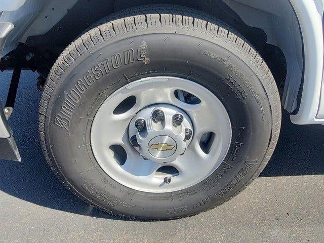 2026 Chevrolet Express Cutaway 3500 1WT