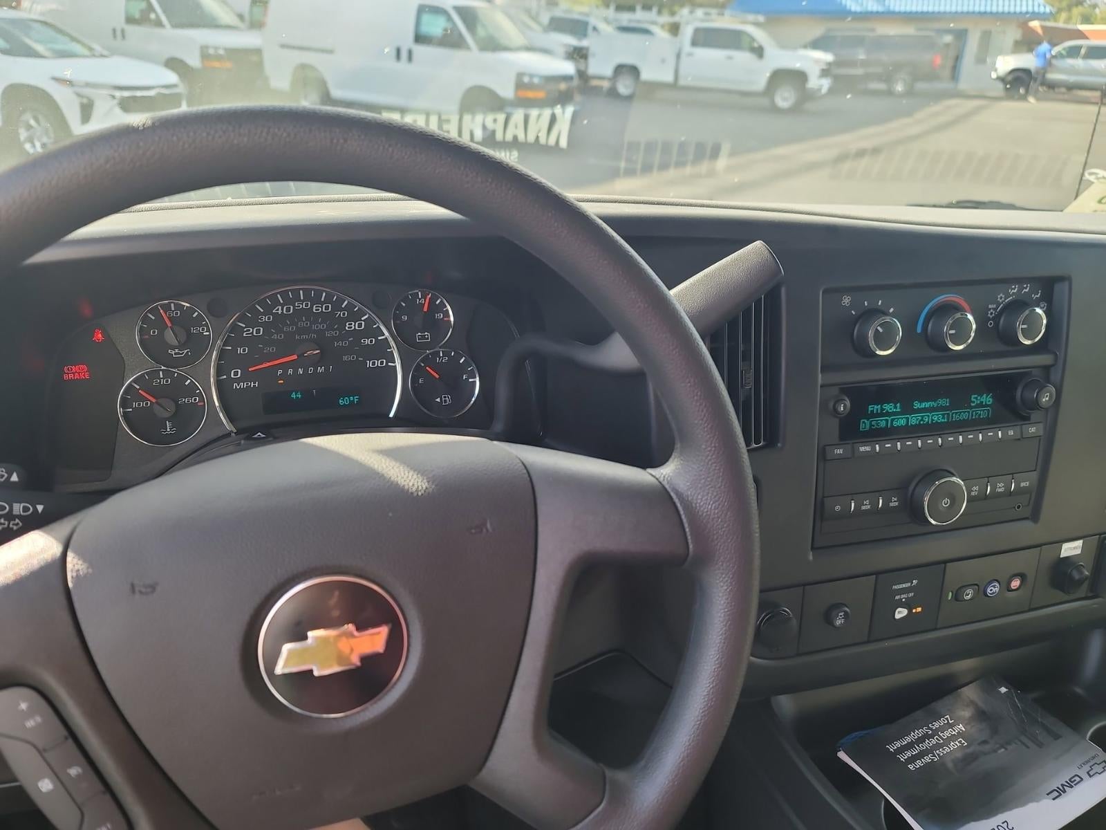 2025 Chevrolet Express Cutaway 3500 1WT