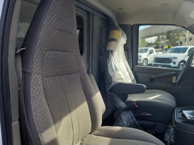 2025 Chevrolet Express Cutaway 3500 1WT