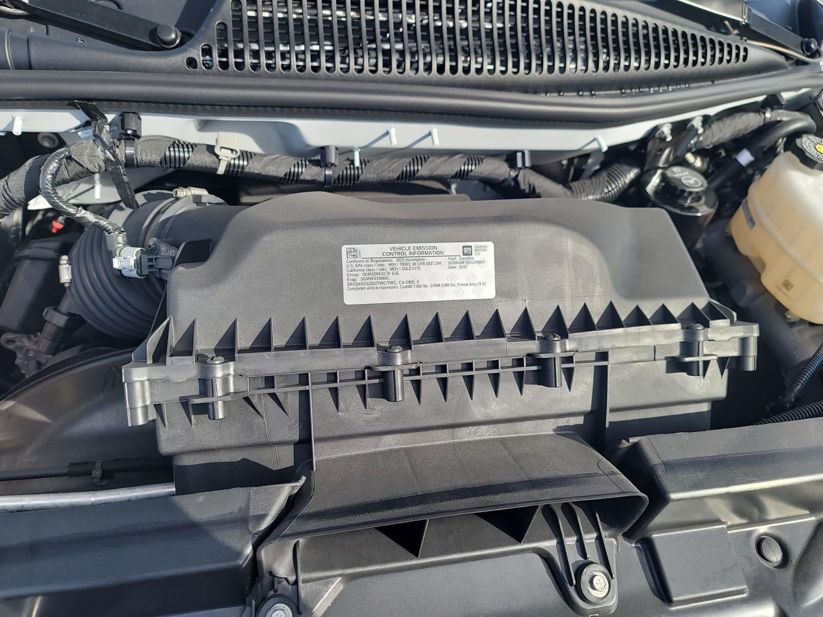 2025 Chevrolet Express Cutaway 3500 1WT