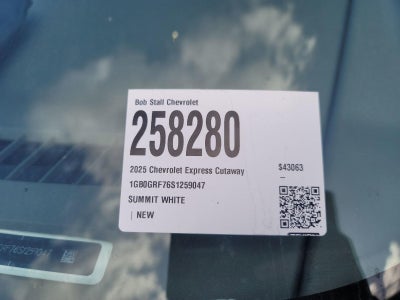2025 Chevrolet Express Cutaway 3500 1WT