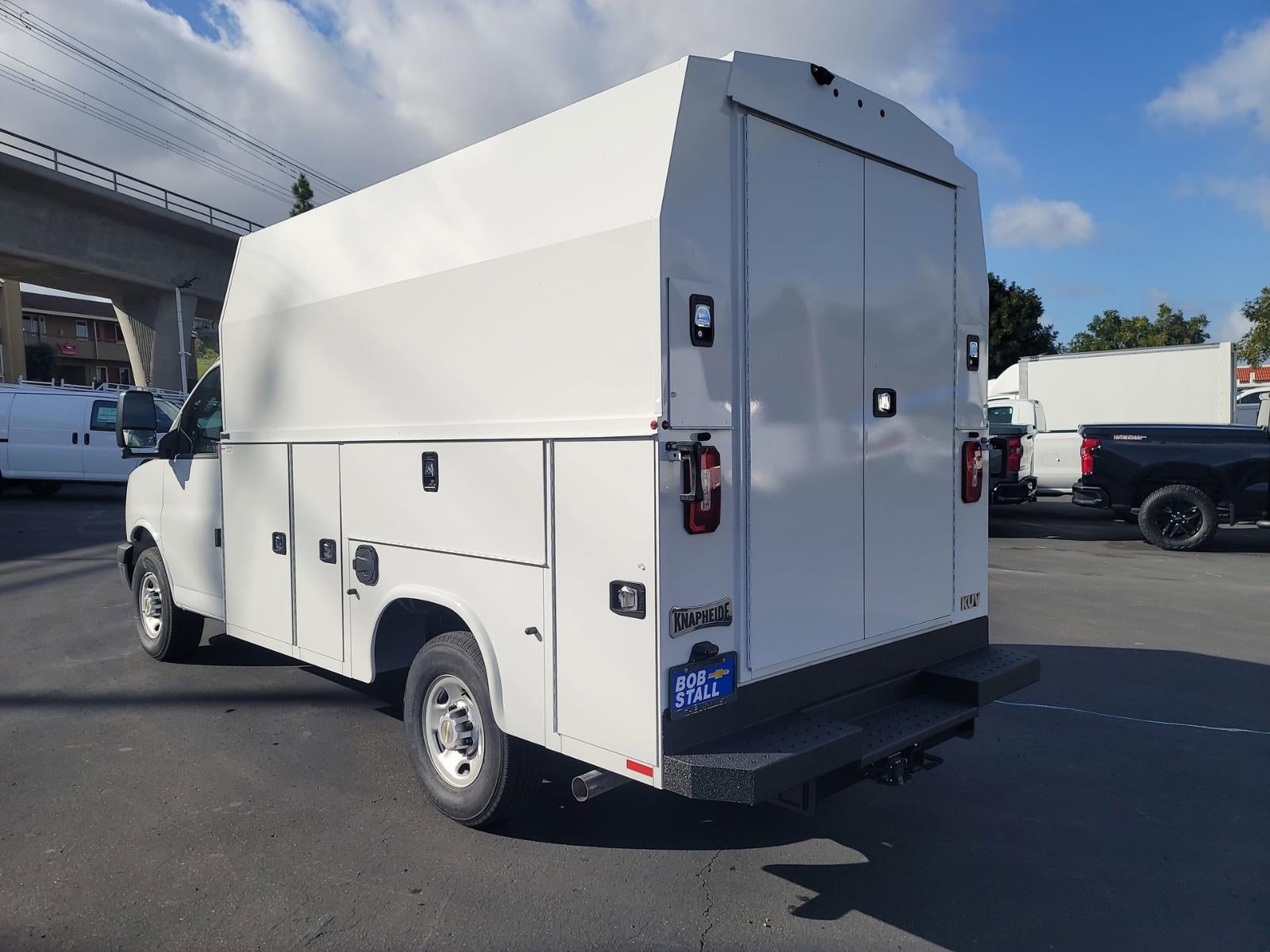 2025 Chevrolet Express Cutaway 3500 1WT