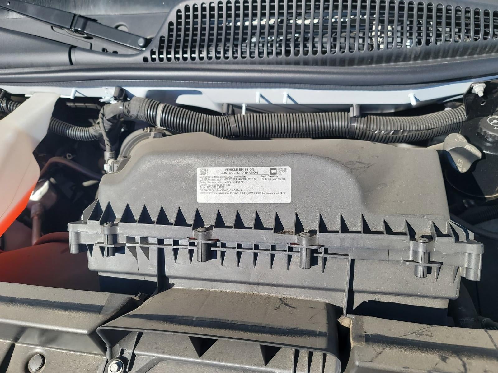 2024 Chevrolet Express Cutaway 3500 1WT