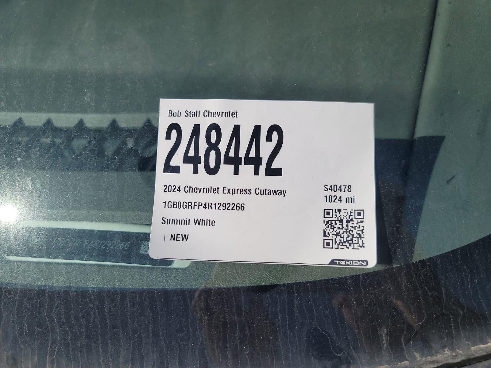 2024 Chevrolet Express Cutaway 3500 1WT