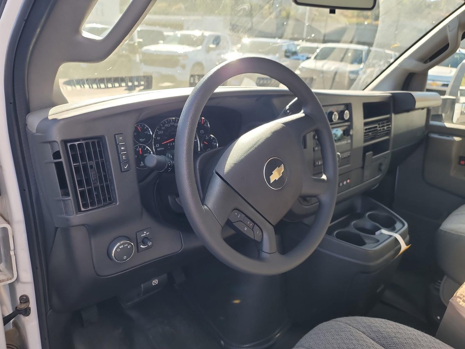 2024 Chevrolet Express Cutaway 3500 1WT