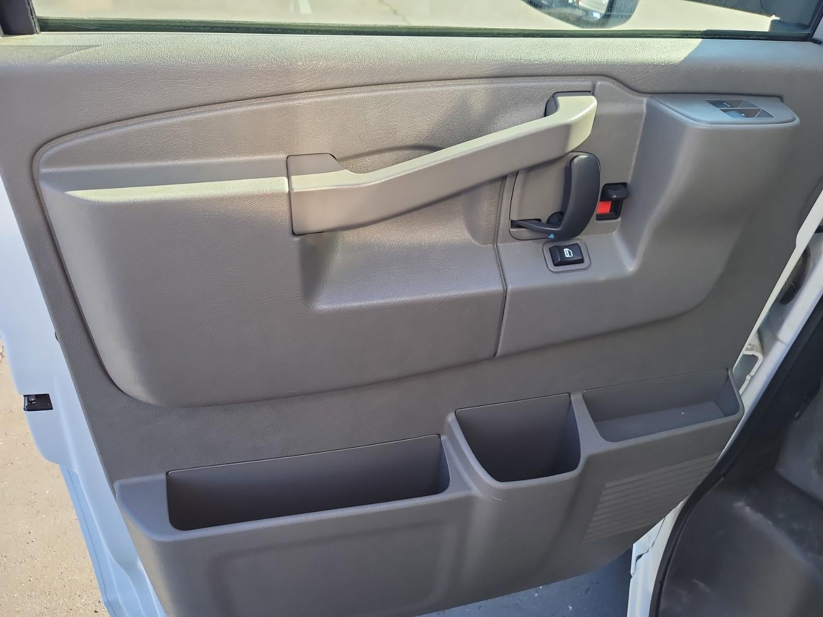 2024 Chevrolet Express Cutaway 3500 1WT