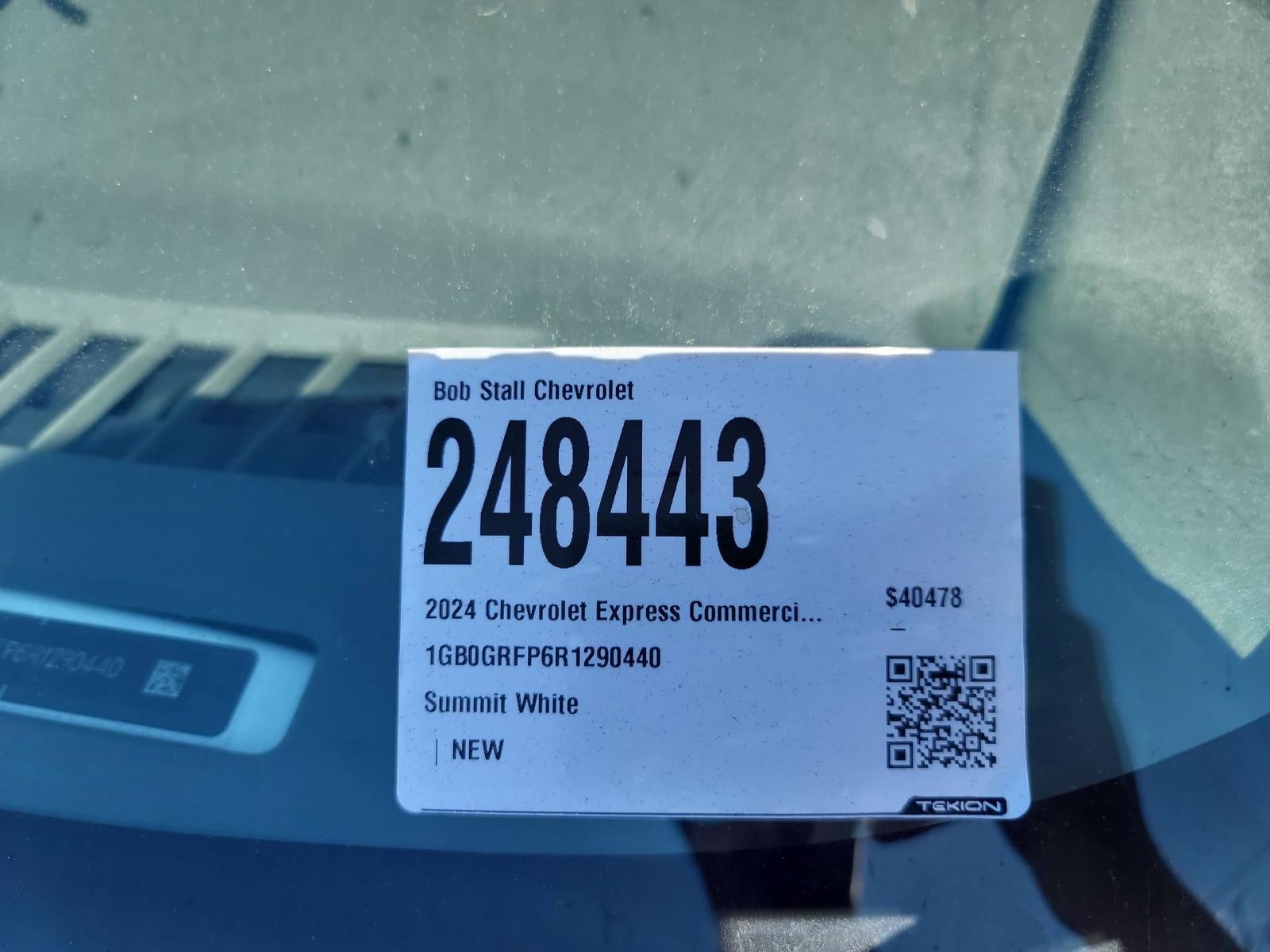 2024 Chevrolet Express Cutaway 3500 1WT