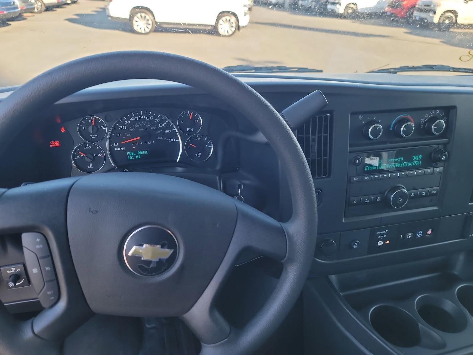 2024 Chevrolet Express Cutaway 3500 1WT