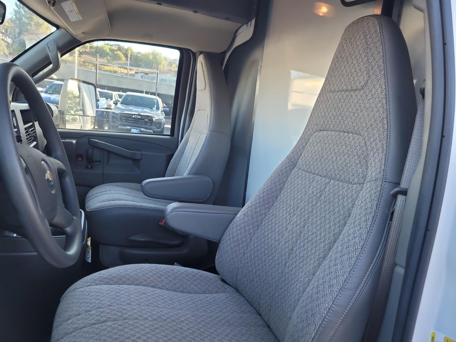 2024 Chevrolet Express Cutaway 3500 1WT