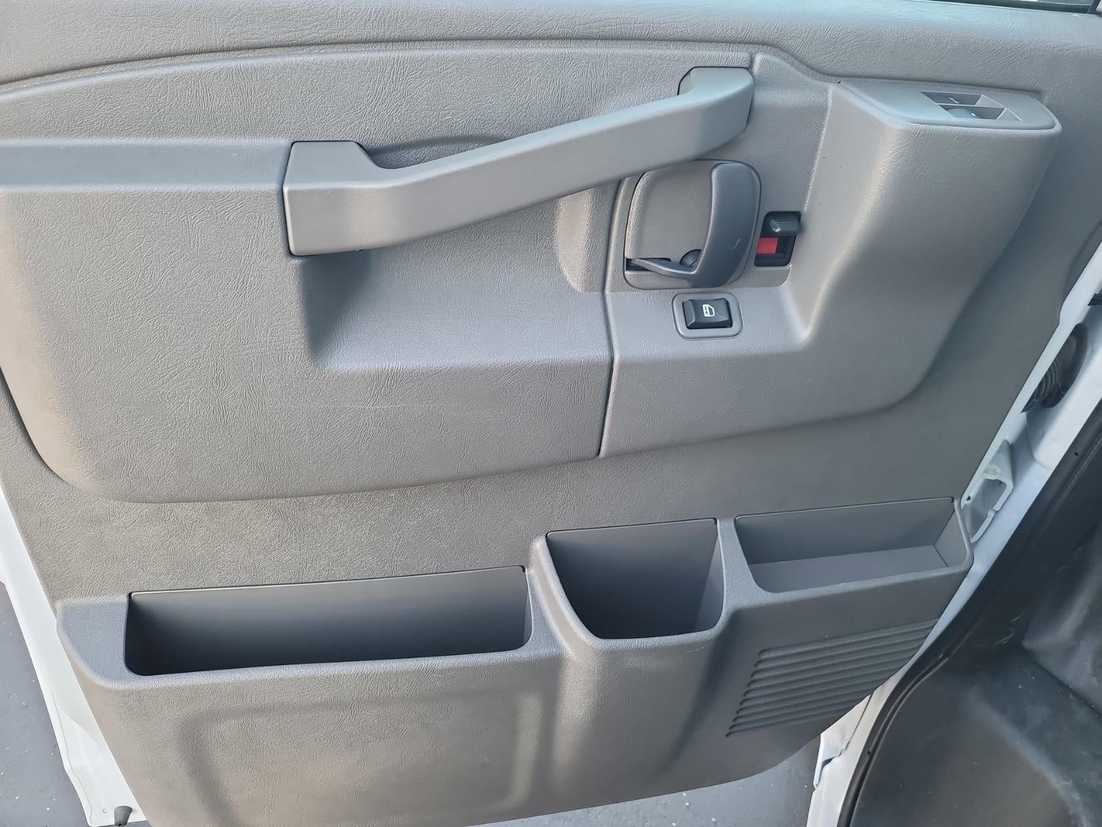 2024 Chevrolet Express Cutaway 3500 1WT