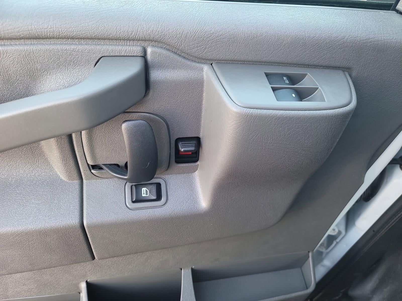 2024 Chevrolet Express Cutaway 3500 1WT