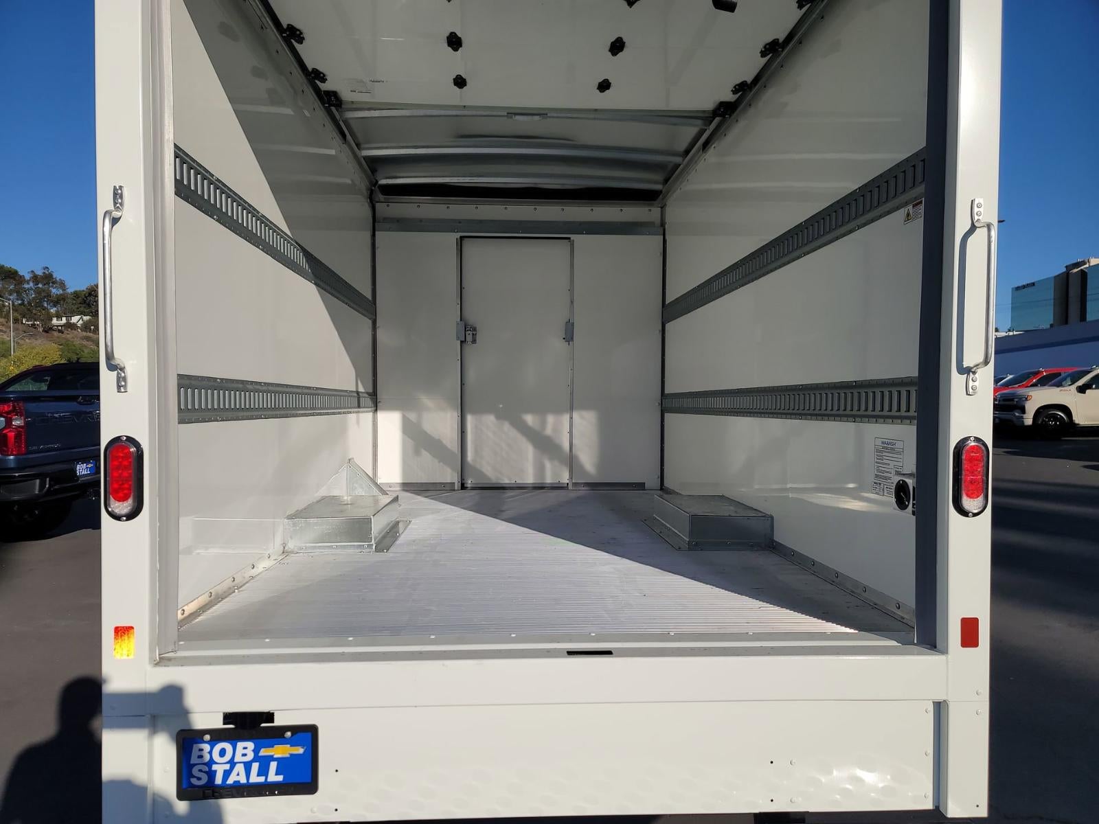 2024 Chevrolet Express Cutaway 3500 1WT