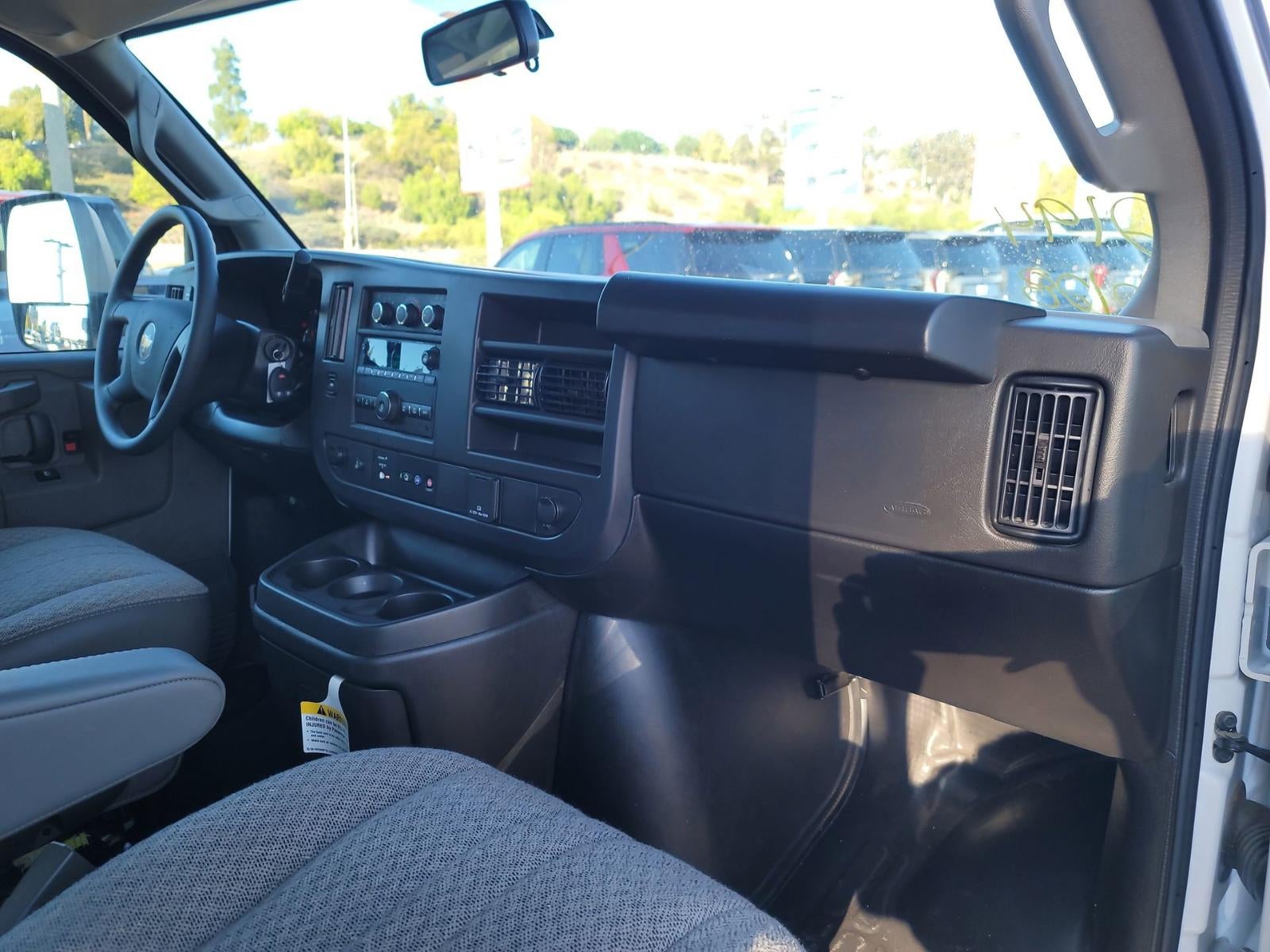 2024 Chevrolet Express Cutaway 3500 1WT