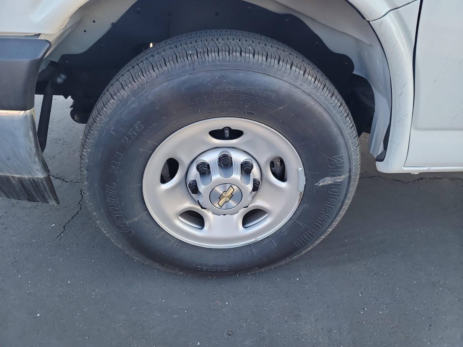 2024 Chevrolet Express Cutaway 3500 1WT