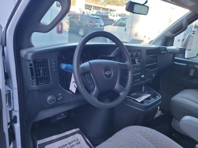 2025 Chevrolet Express Cutaway 3500 1WT