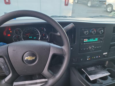 2025 Chevrolet Express Cutaway 3500 1WT