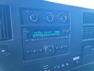 2025 Chevrolet Express Cutaway 3500 1WT