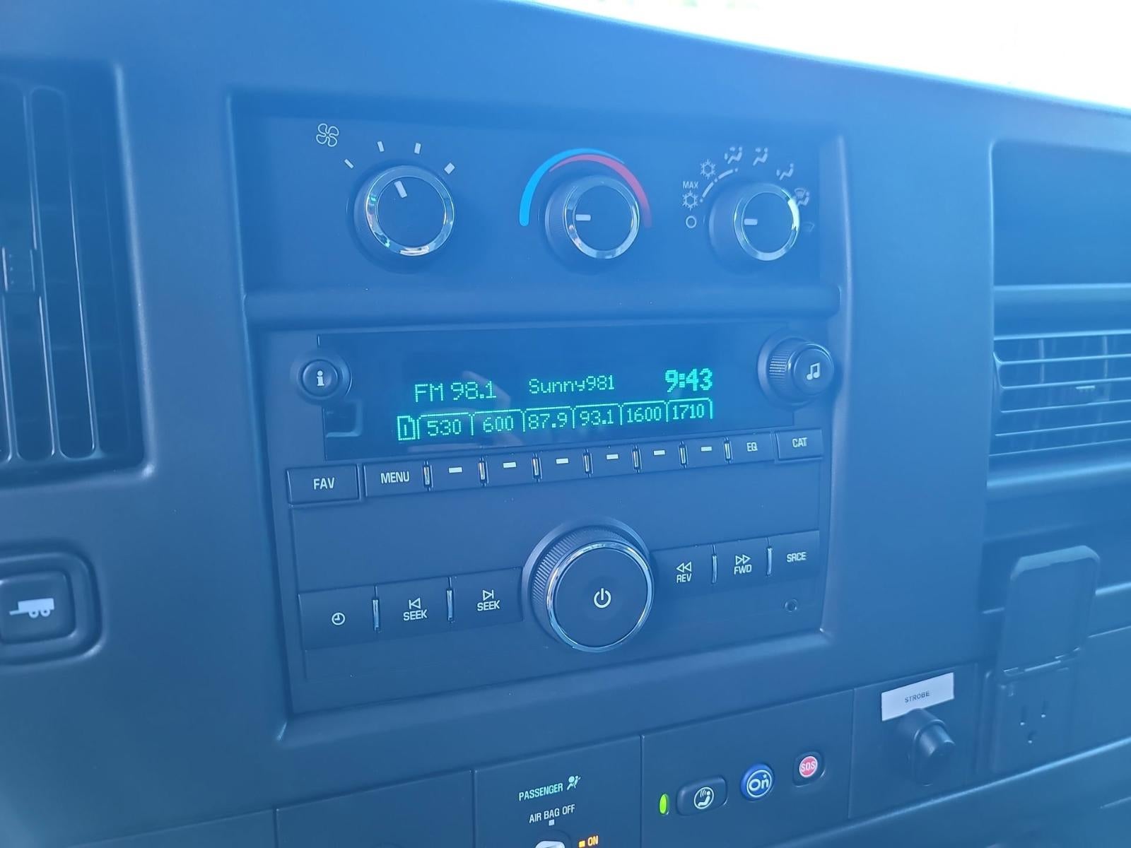 2025 Chevrolet Express Cutaway 3500 1WT