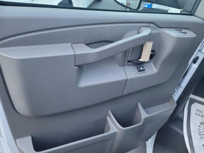 2025 Chevrolet Express Cutaway 3500 1WT