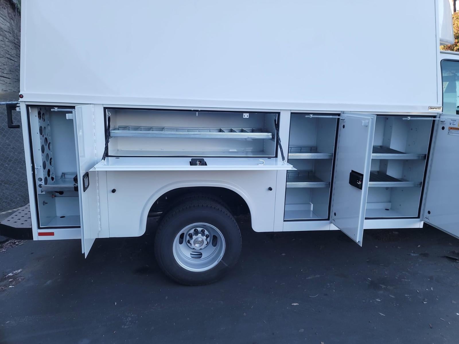 2025 Chevrolet Express Cutaway 3500 1WT