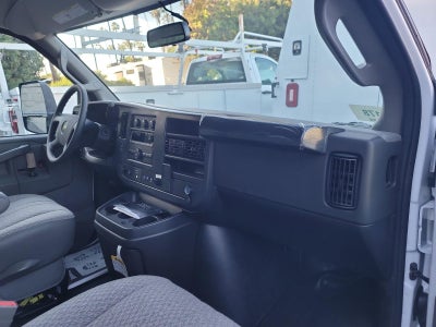 2025 Chevrolet Express Cutaway 3500 1WT