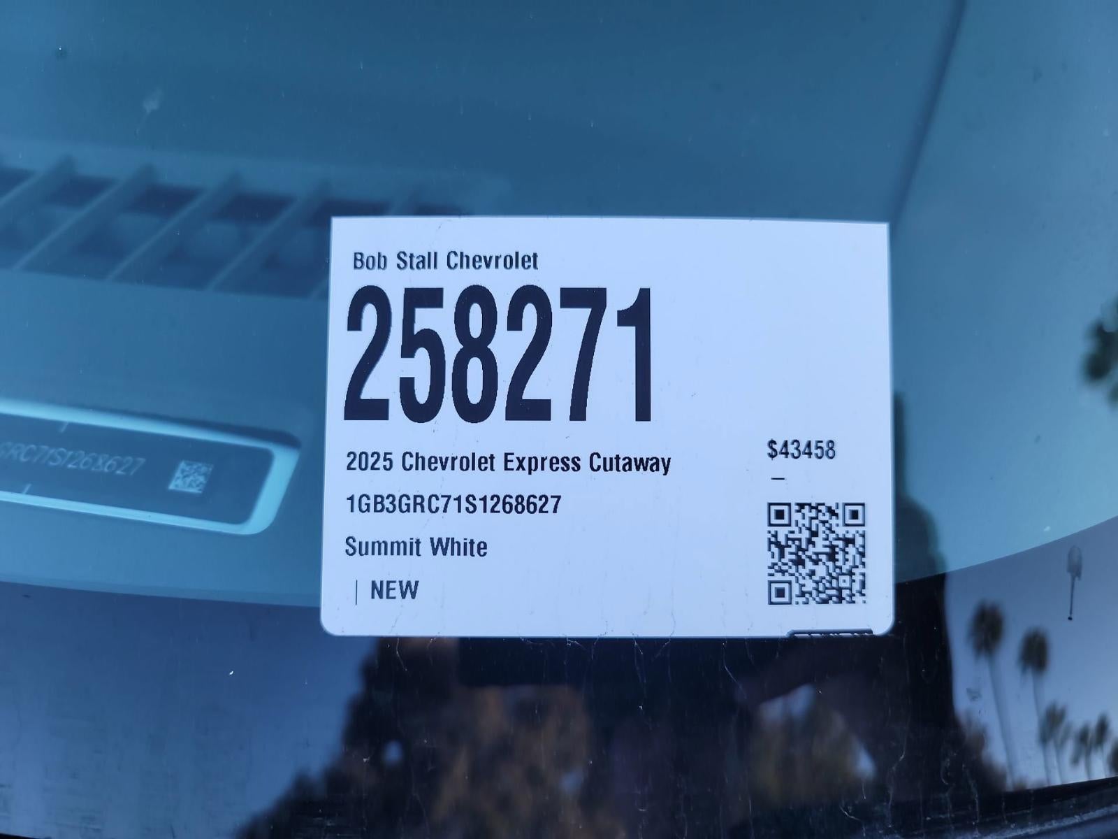 2025 Chevrolet Express Cutaway 3500 1WT