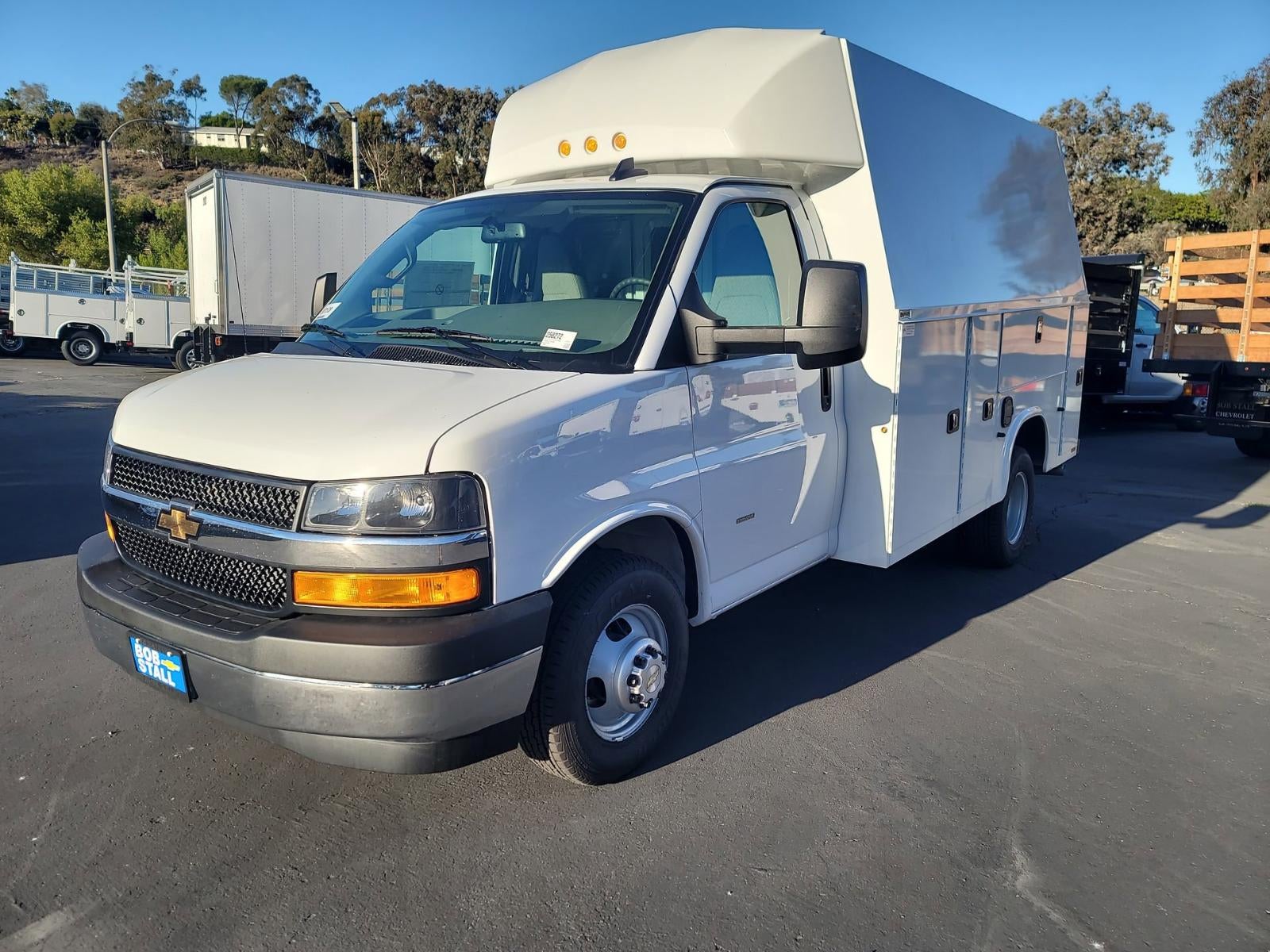 2025 Chevrolet Express Cutaway 3500 1WT