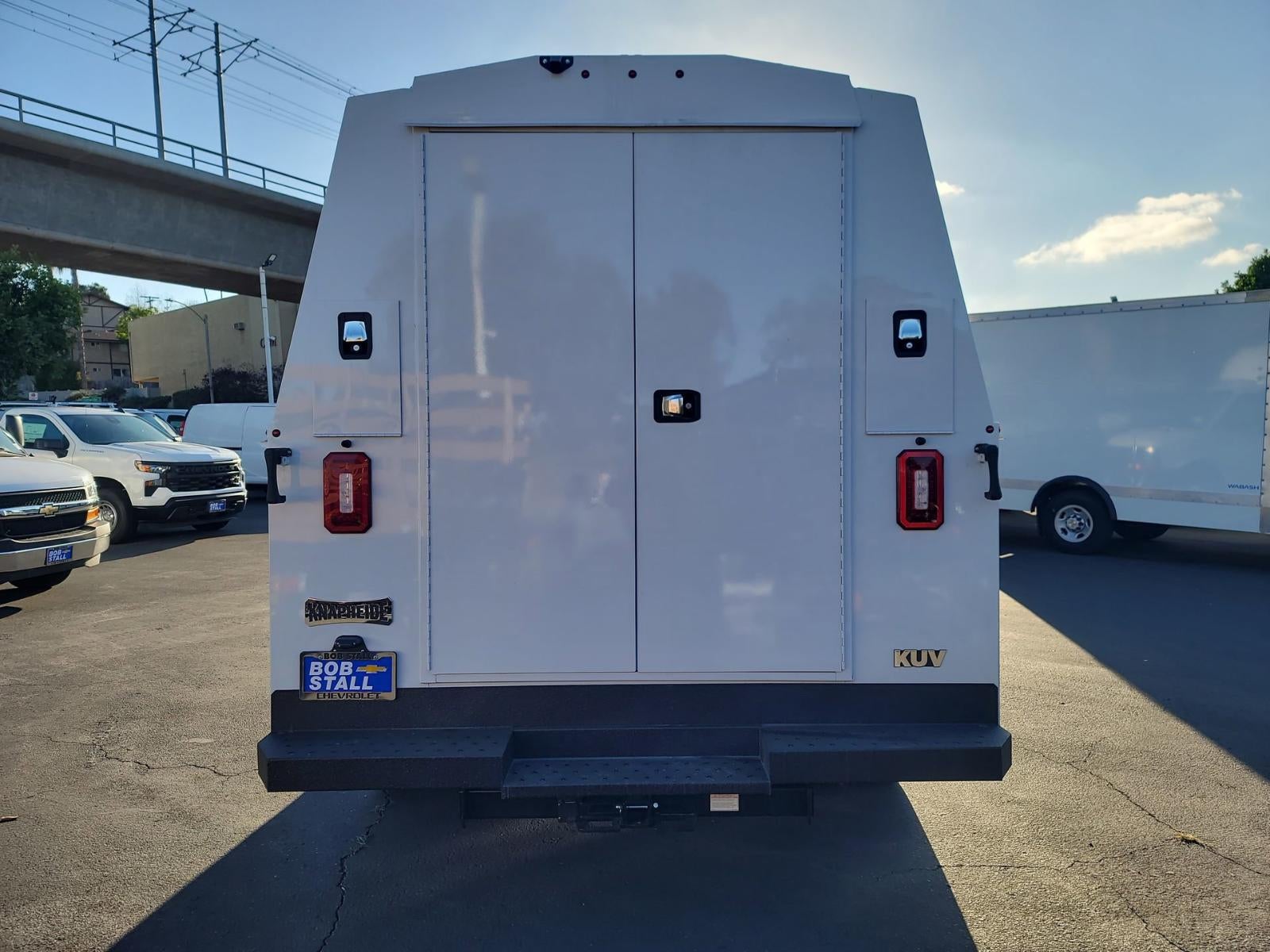 2025 Chevrolet Express Cutaway 3500 1WT