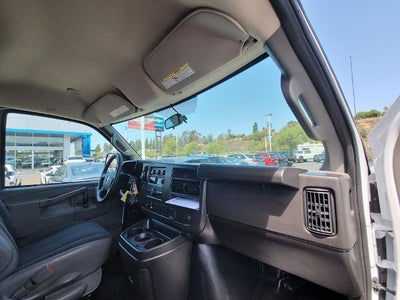2025 Chevrolet Express Cargo WT