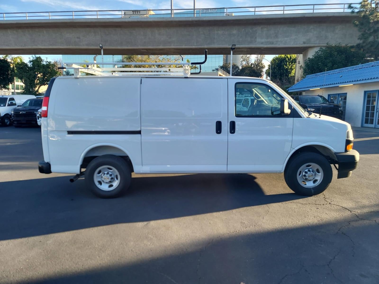 2025 Chevrolet Express Cargo 2500 WT