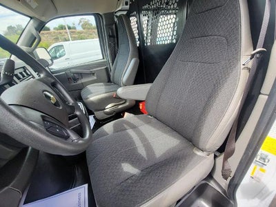 2025 Chevrolet Express Cargo WT