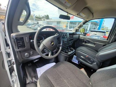 2025 Chevrolet Express Cargo WT