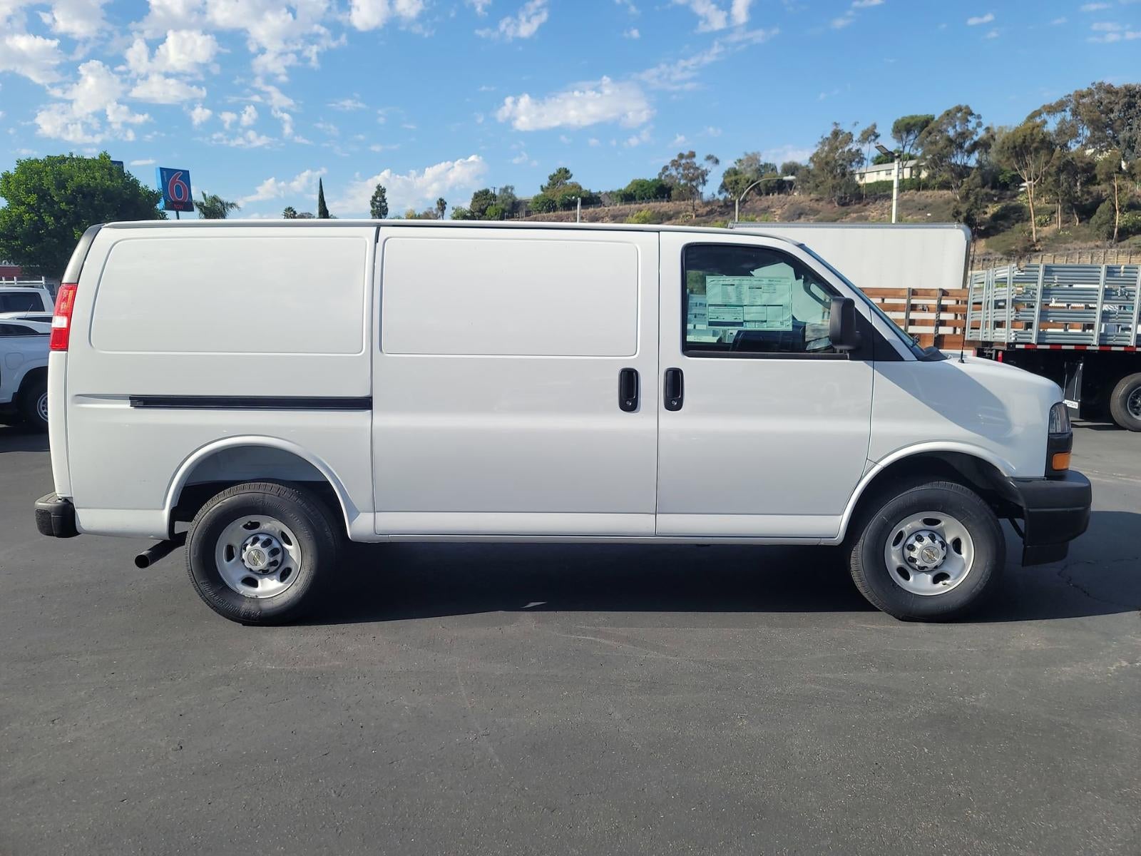2025 Chevrolet Express Cargo 2500 WT