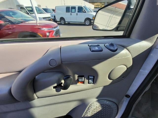 2005 GMC Safari Passenger Ext 111" WB RWD