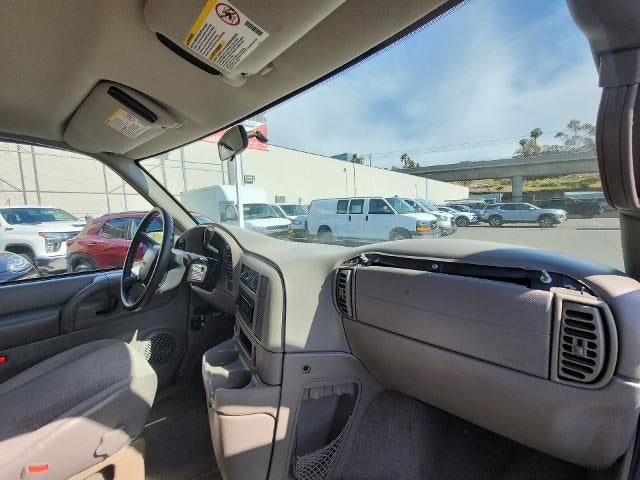 2005 GMC Safari Passenger Ext 111" WB RWD