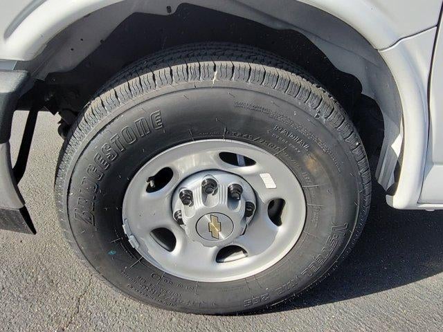 2026 Chevrolet Express Cutaway 3500 1WT