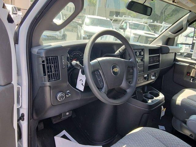 2026 Chevrolet Express Cutaway 3500 1WT