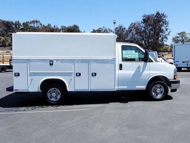 2026 Chevrolet Express Cutaway 3500 1WT