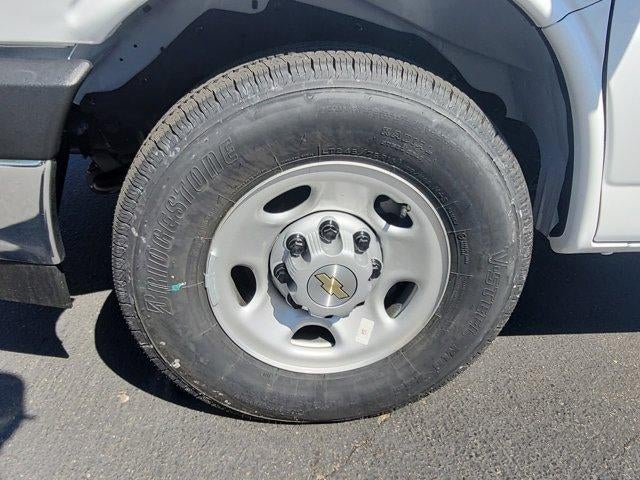 2026 Chevrolet Express Cutaway 3500 1WT