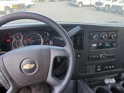 2025 Chevrolet Express Cutaway 3500 1WT