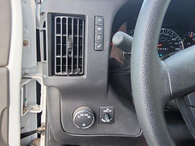 2025 Chevrolet Express Cutaway 3500 1WT