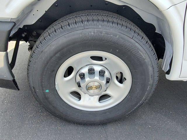 2026 Chevrolet Express Cutaway 3500 1WT