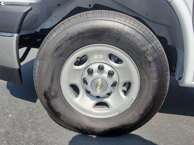 2026 Chevrolet Express Cutaway 3500 1WT