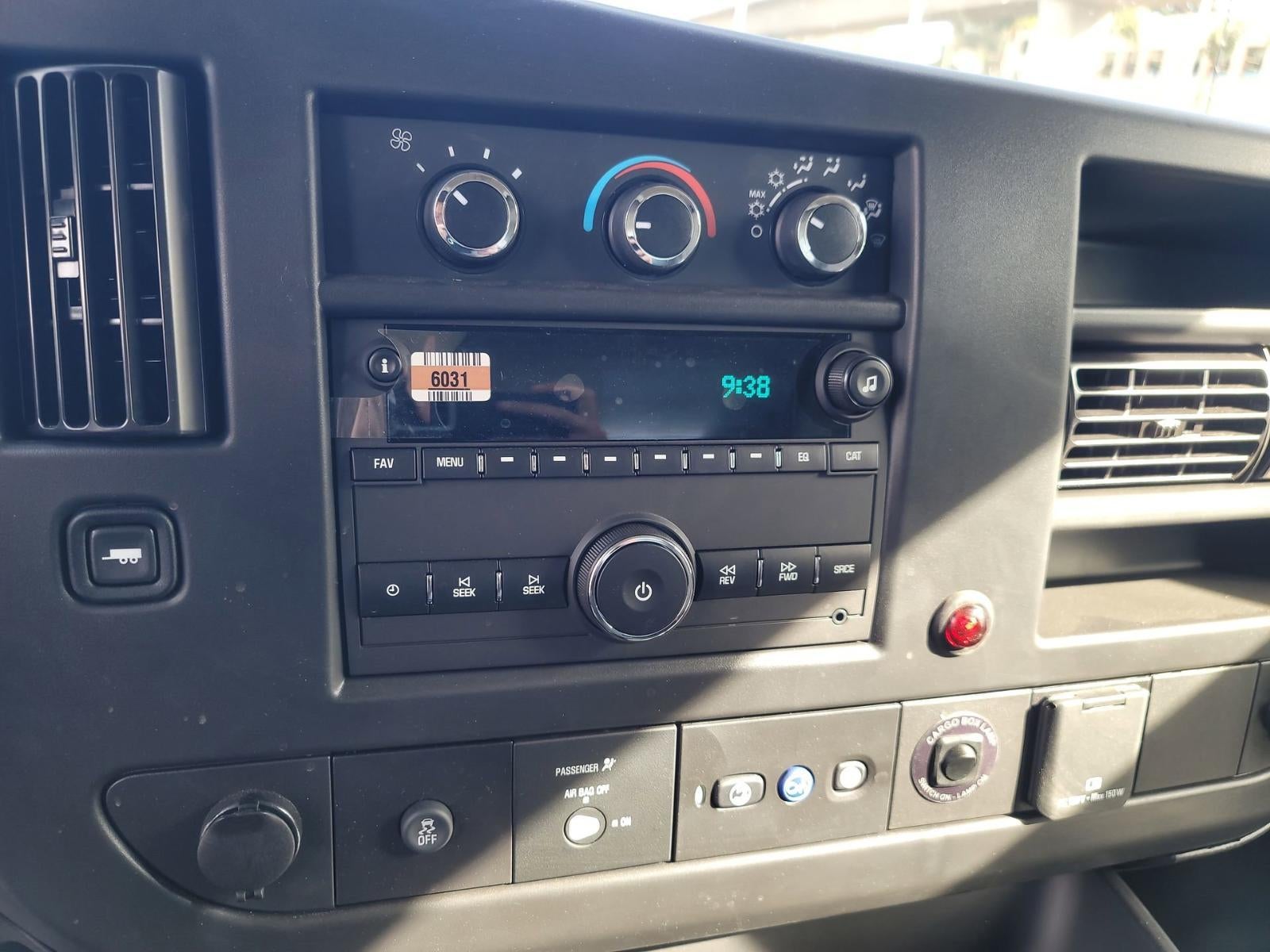 2024 Chevrolet Express Cutaway 3500 1WT