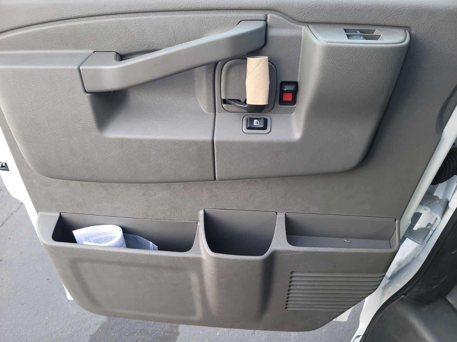 2024 Chevrolet Express Cutaway 3500 1WT